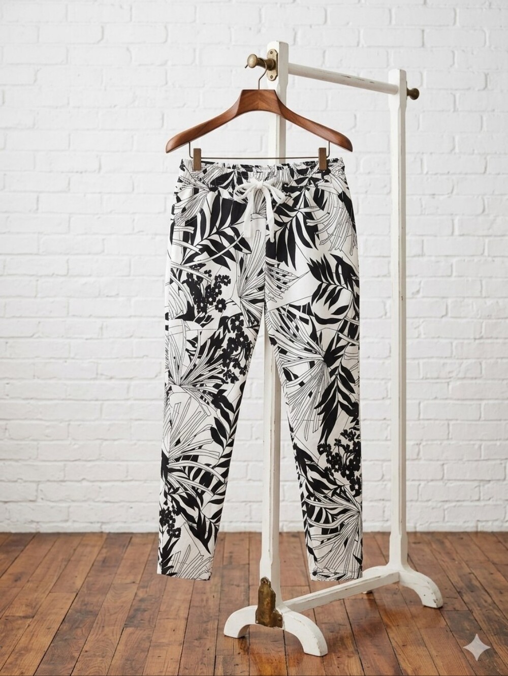 Bella Amore Black & White Tropical Print Joggers